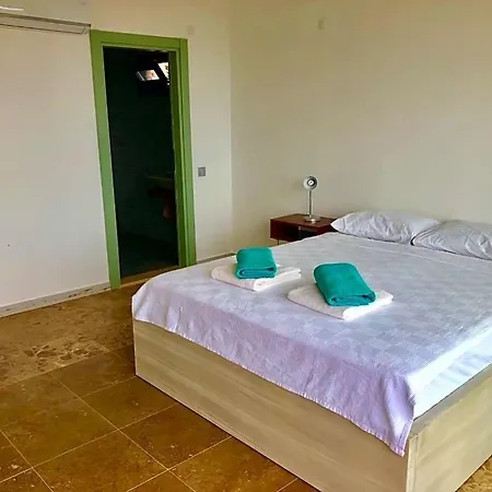 Gebze Sleeps 6 With Pool And Air Con וילה Kadirleryakasi